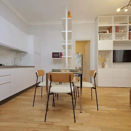 Appartement 200m From The Station Deluxe Boho Oasis