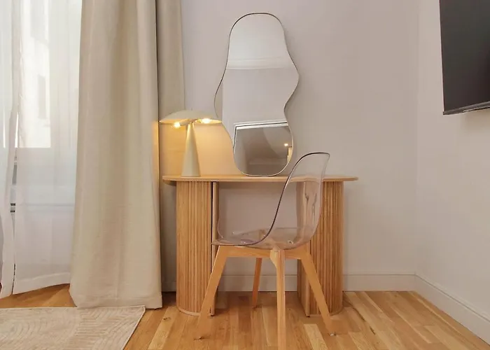 200m From The Station Deluxe Boho Oasis Апартаменты Рим