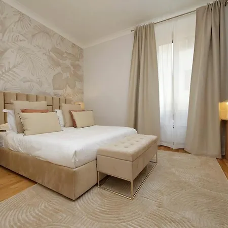 200m From The Station Deluxe Boho Oasis